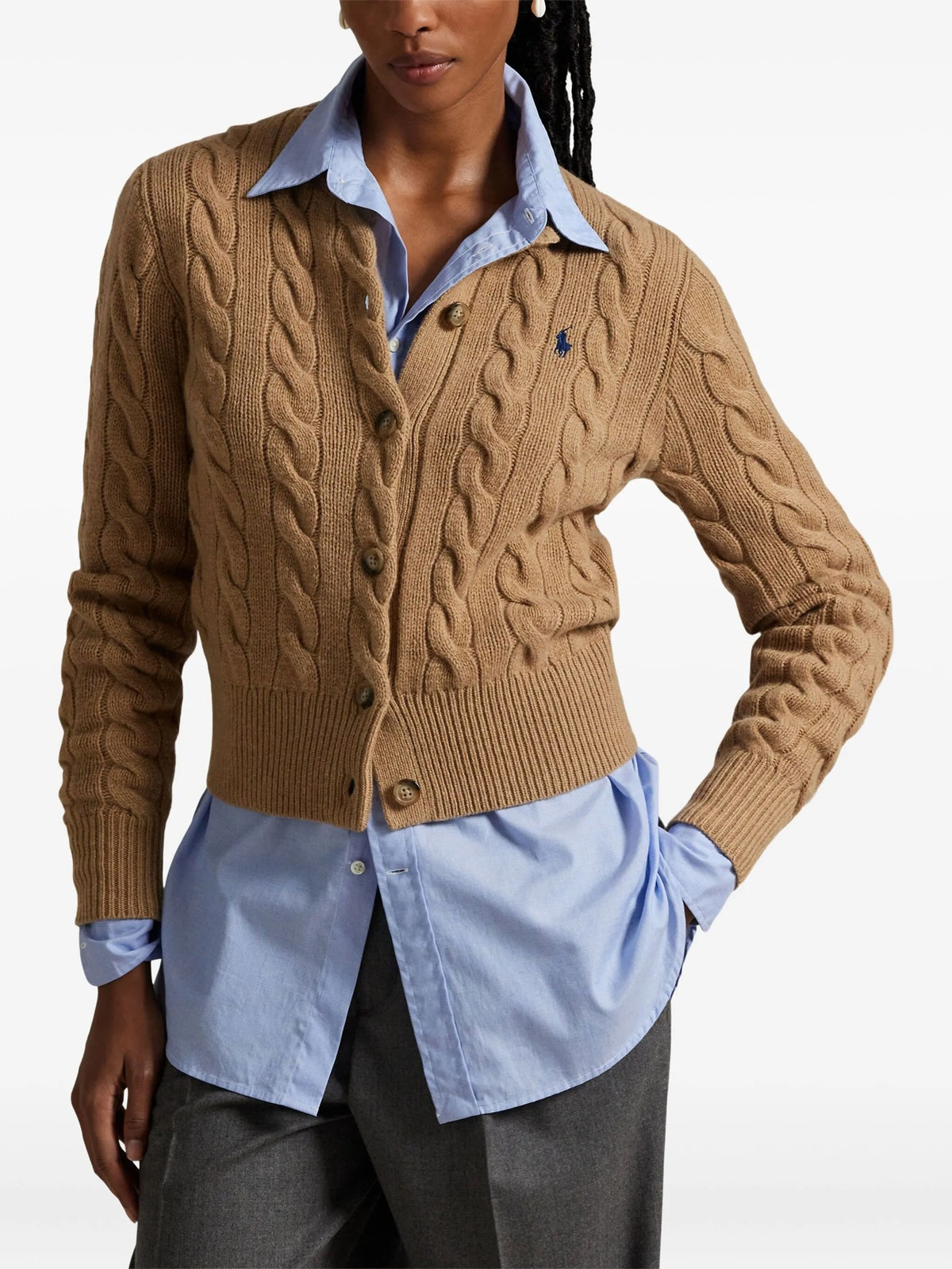 Cardigan A Trecce Con Logo Ricamato - Cammello